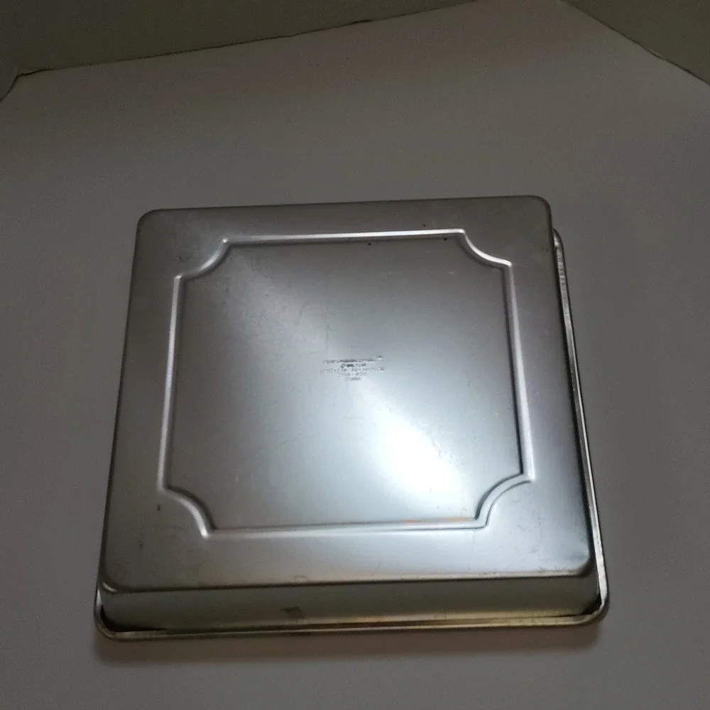 Wilton Performance Pans 12x12x2 Square Aluminum Cake Pan‎ 2105-8213 Silver